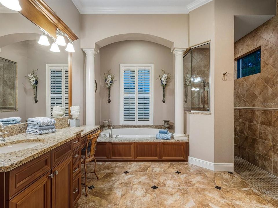 На продажу: $1,579,900 (3 спален, 4 ванн, 3846 Квадратных фут)