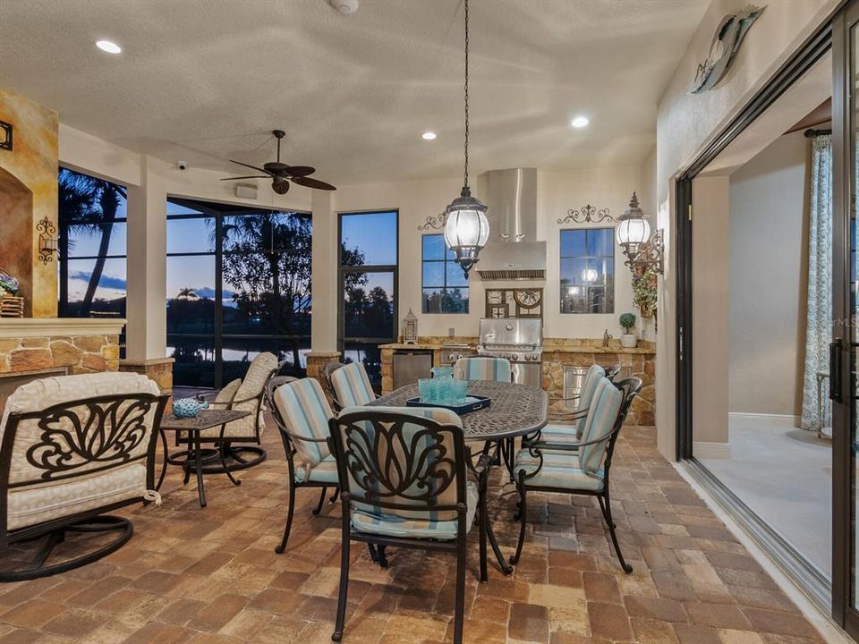 На продажу: $1,579,900 (3 спален, 4 ванн, 3846 Квадратных фут)