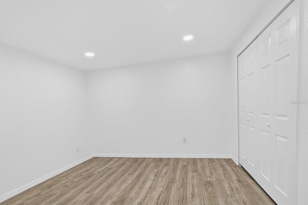 Active With Contract: $274,900 (3 beds, 2 baths, 1517 Square Feet)