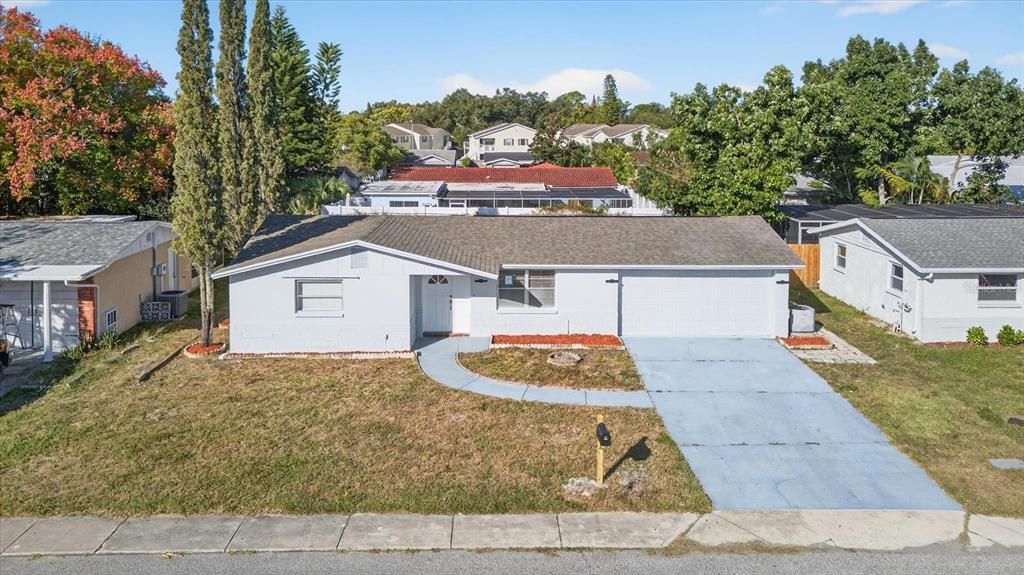 Active With Contract: $274,900 (3 beds, 2 baths, 1517 Square Feet)