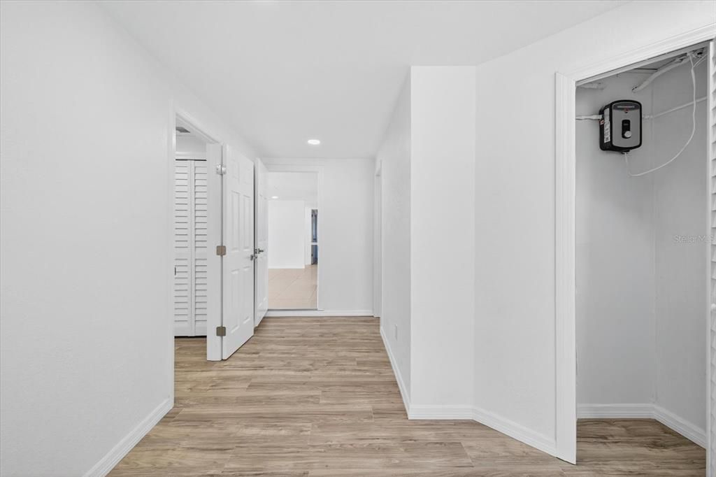 Active With Contract: $274,900 (3 beds, 2 baths, 1517 Square Feet)