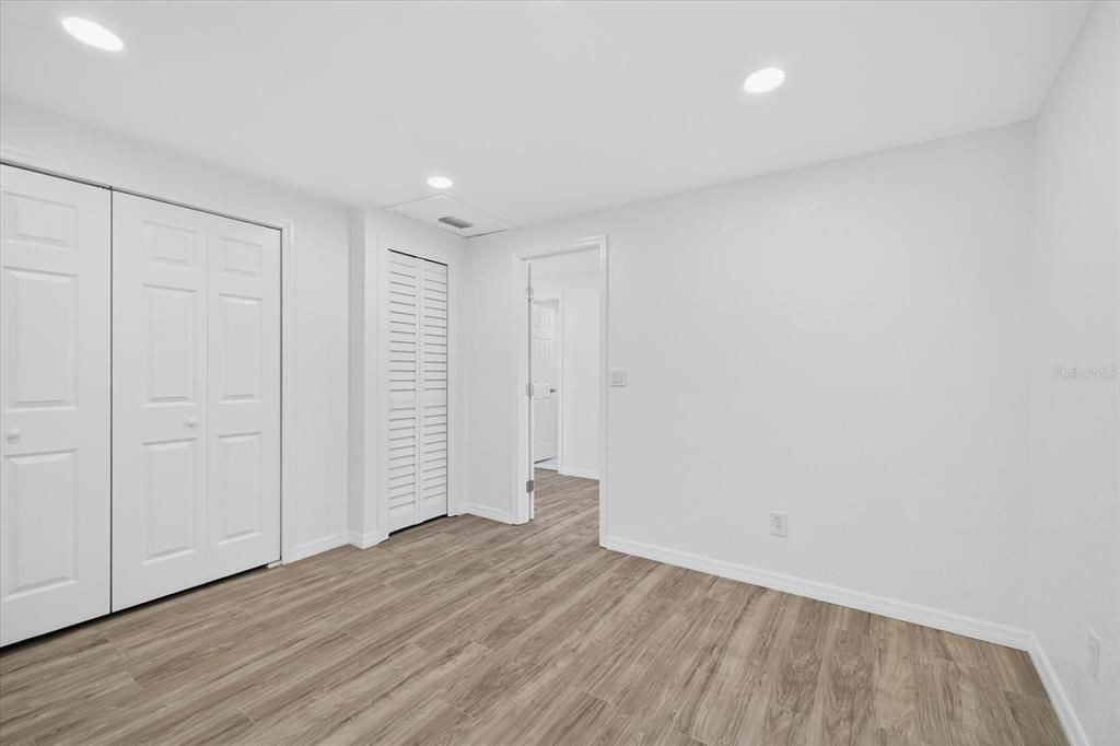 Active With Contract: $274,900 (3 beds, 2 baths, 1517 Square Feet)