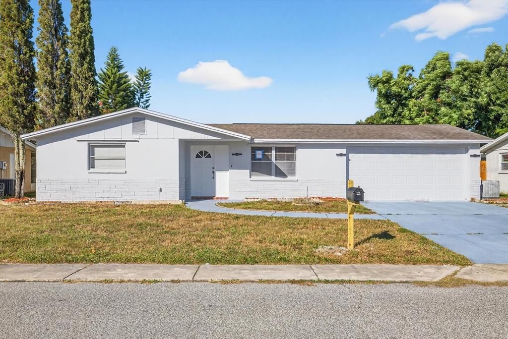 Active With Contract: $274,900 (3 beds, 2 baths, 1517 Square Feet)