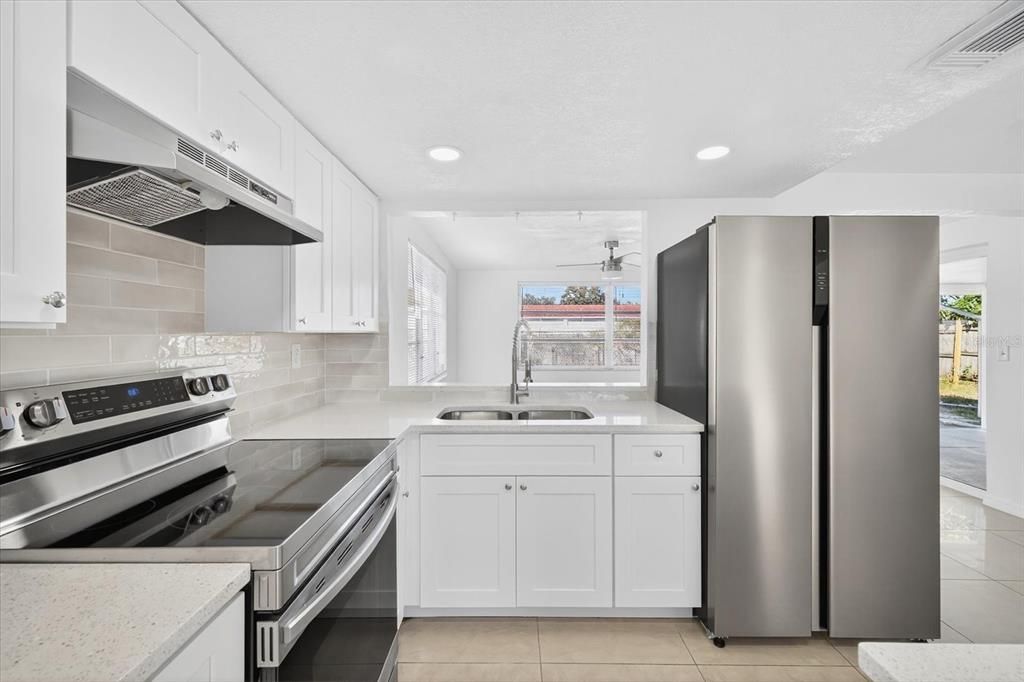 Active With Contract: $274,900 (3 beds, 2 baths, 1517 Square Feet)