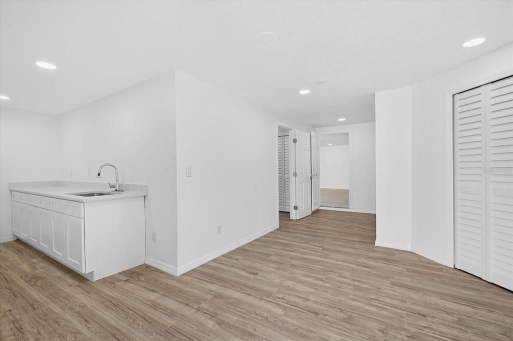 Active With Contract: $274,900 (3 beds, 2 baths, 1517 Square Feet)
