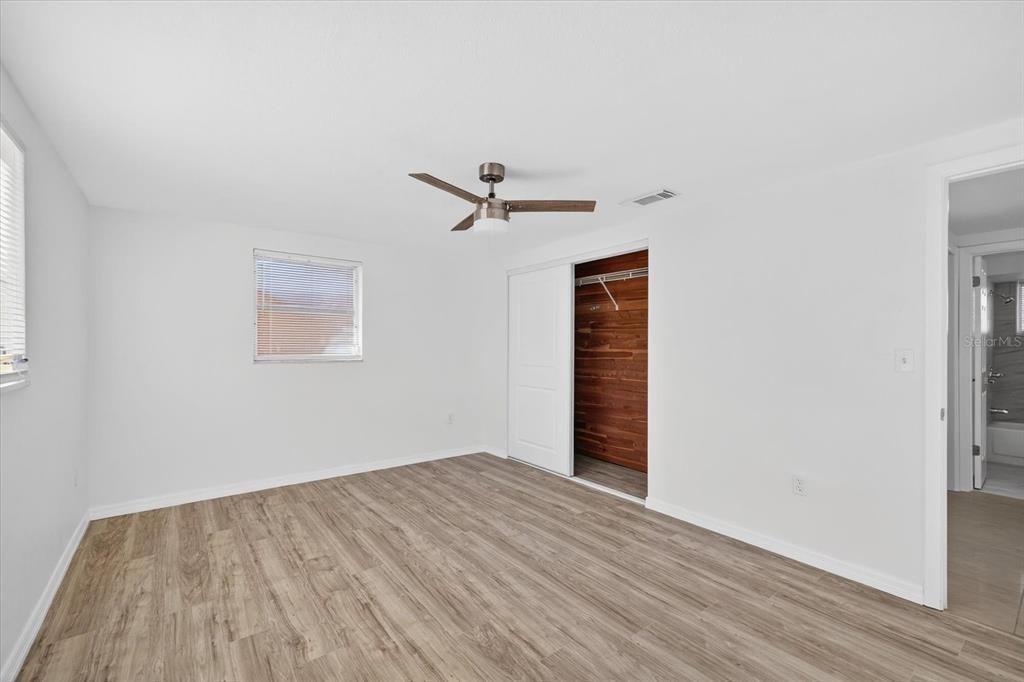 Active With Contract: $274,900 (3 beds, 2 baths, 1517 Square Feet)