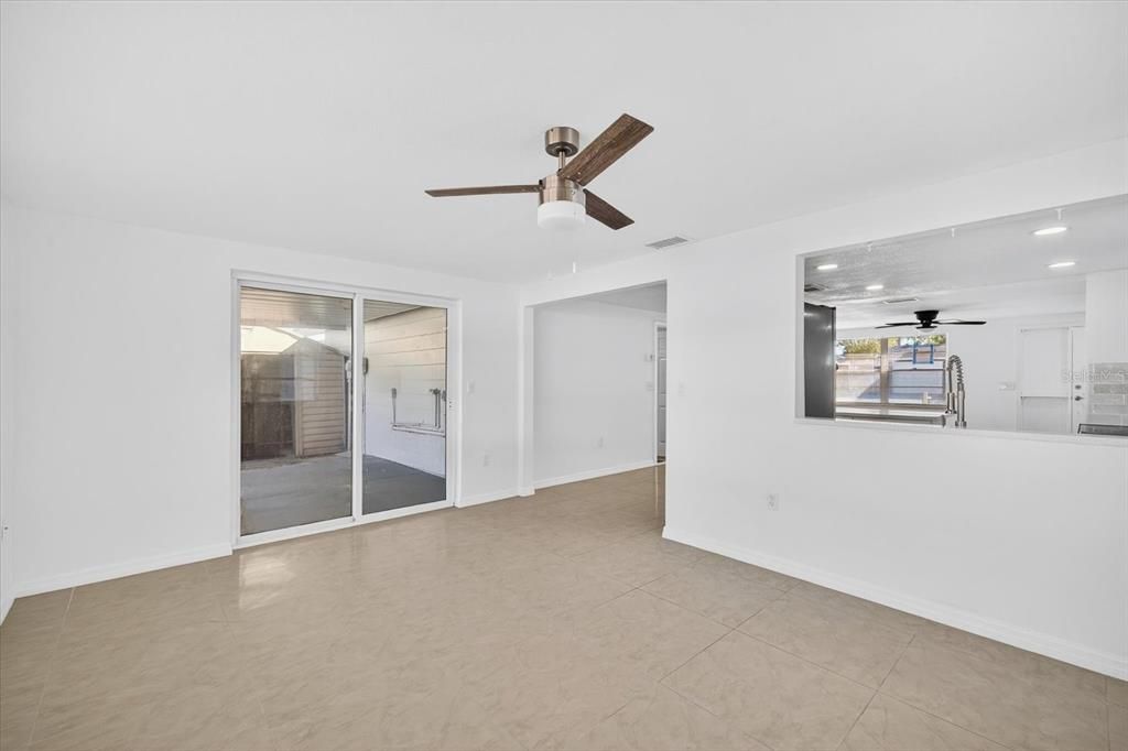 Active With Contract: $274,900 (3 beds, 2 baths, 1517 Square Feet)
