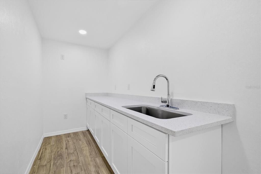 Active With Contract: $274,900 (3 beds, 2 baths, 1517 Square Feet)