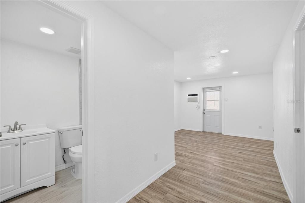 Active With Contract: $274,900 (3 beds, 2 baths, 1517 Square Feet)