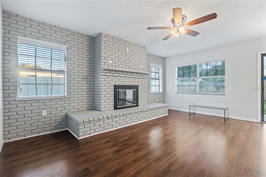 For Rent: $3,900 (3 beds, 2 baths, 1419 Square Feet)