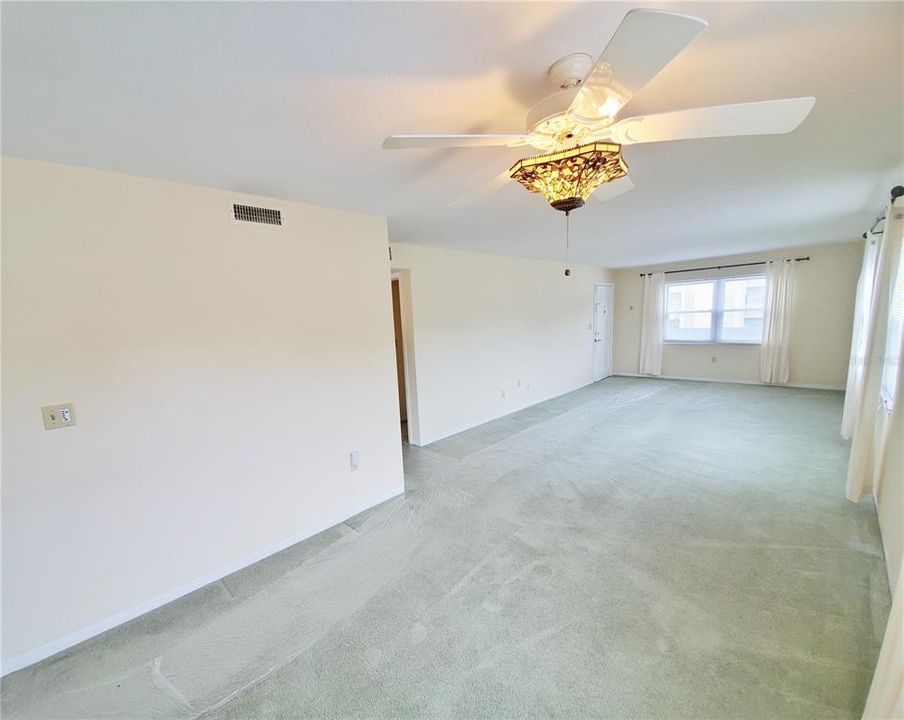 Под контрактом: $1,500 (2 спален, 1 ванн, 1225 Квадратных фут)