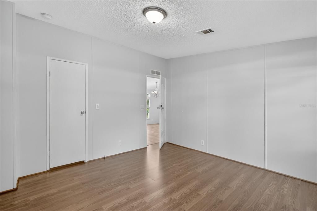 На продажу: $224,000 (3 спален, 2 ванн, 1296 Квадратных фут)