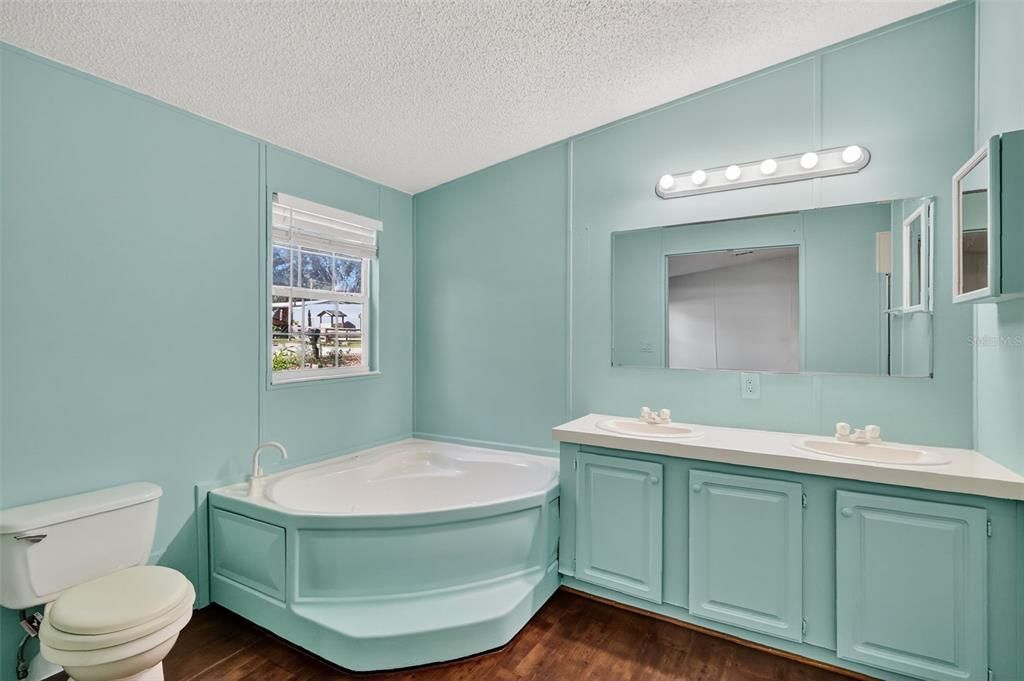 На продажу: $224,000 (3 спален, 2 ванн, 1296 Квадратных фут)