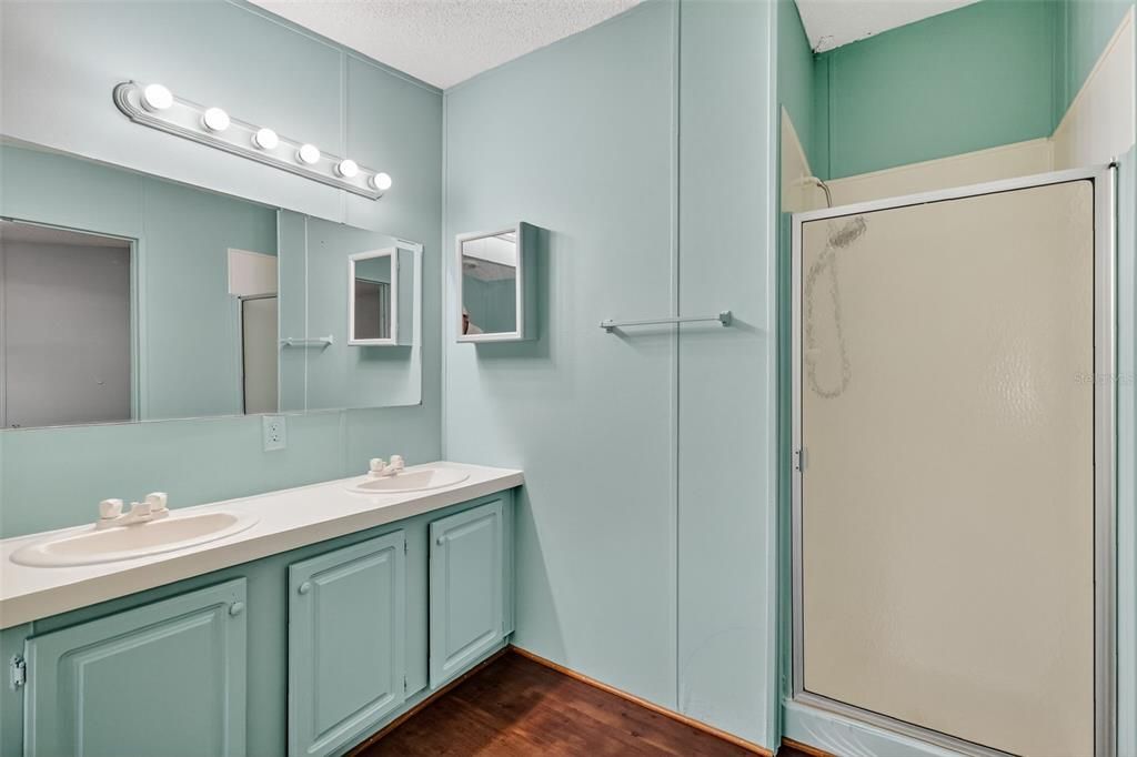 На продажу: $224,000 (3 спален, 2 ванн, 1296 Квадратных фут)