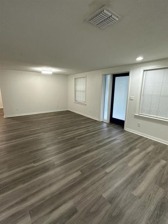 出租: $1,990 (3 贝兹, 2 浴室, 1404 平方英尺)