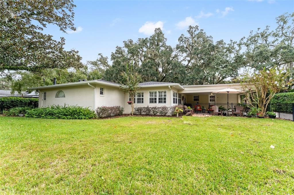 Active With Contract: $885,000 (4 beds, 3 baths, 3769 Square Feet)