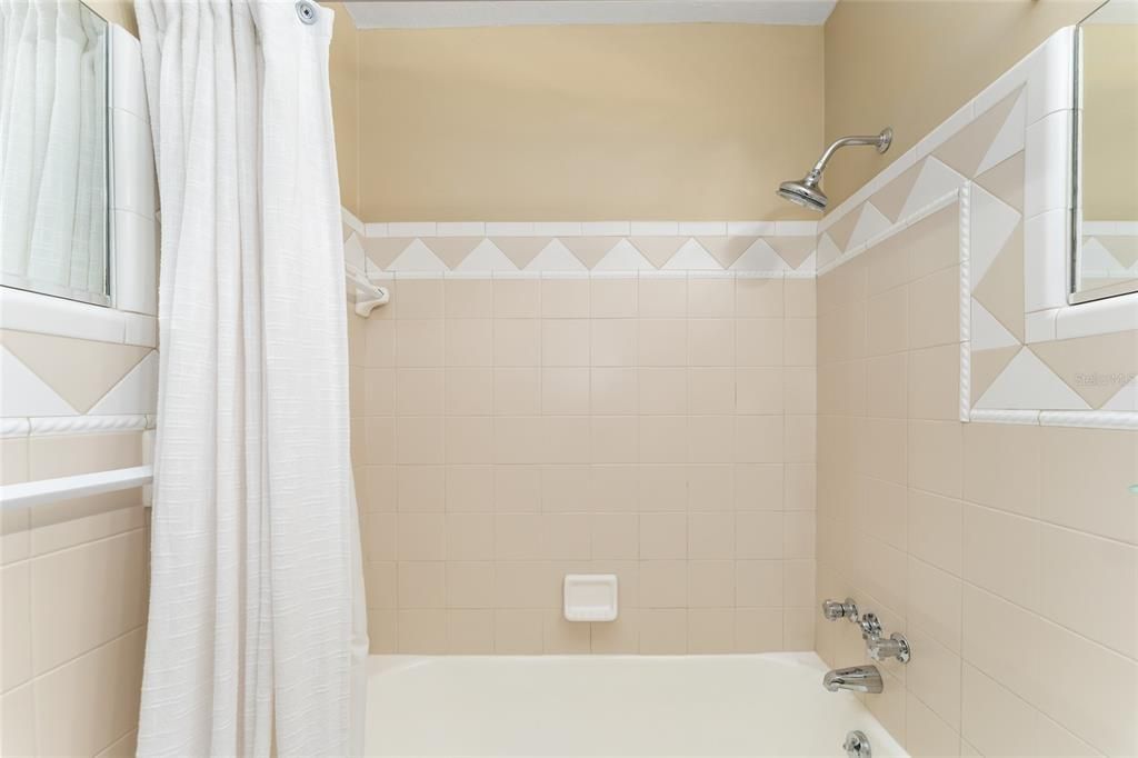 Active With Contract: $885,000 (4 beds, 3 baths, 3769 Square Feet)