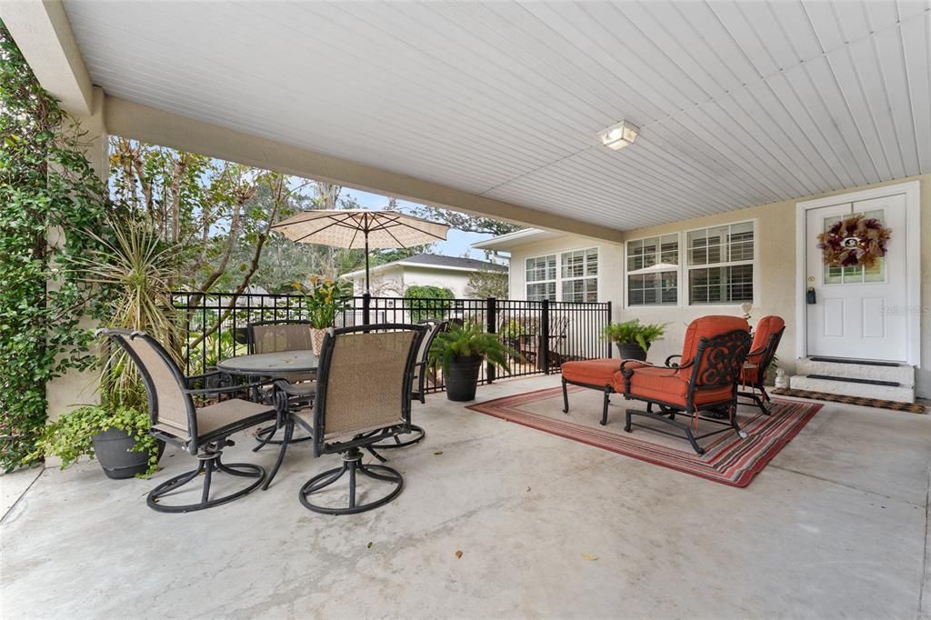 Active With Contract: $885,000 (4 beds, 3 baths, 3769 Square Feet)