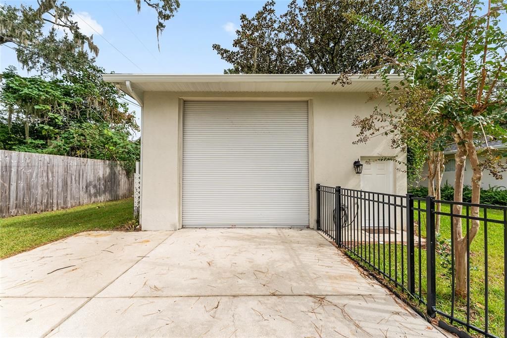 Active With Contract: $885,000 (4 beds, 3 baths, 3769 Square Feet)
