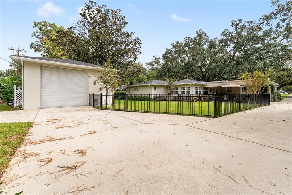 Active With Contract: $885,000 (4 beds, 3 baths, 3769 Square Feet)
