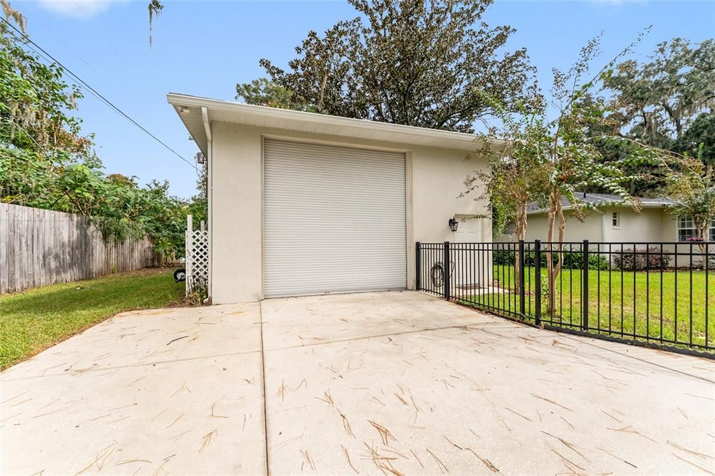 Active With Contract: $885,000 (4 beds, 3 baths, 3769 Square Feet)