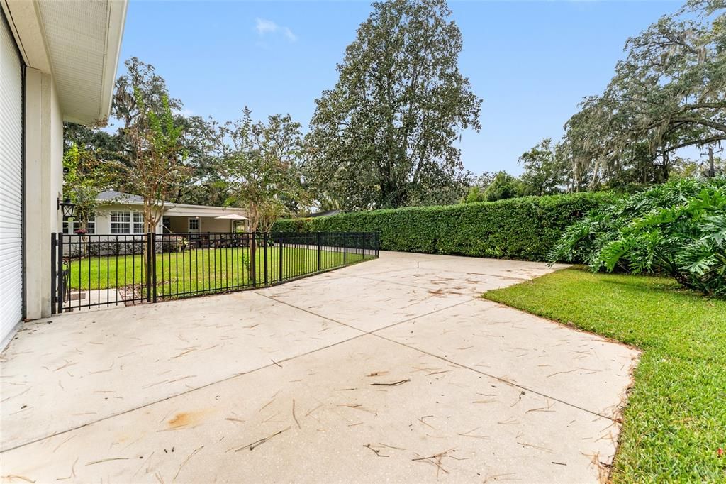 Active With Contract: $885,000 (4 beds, 3 baths, 3769 Square Feet)