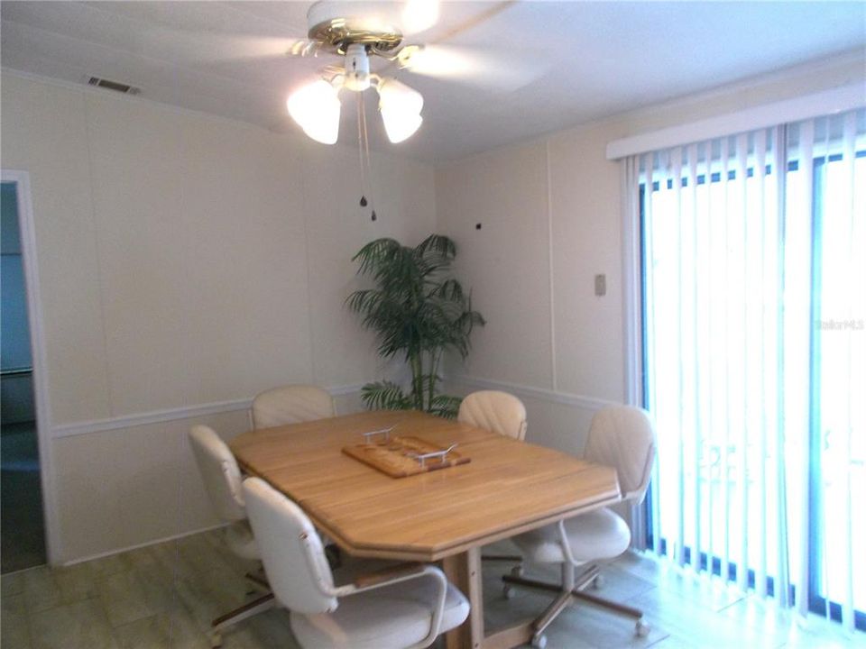 For Sale: $140,000 (2 beds, 2 baths, 1351 Square Feet)