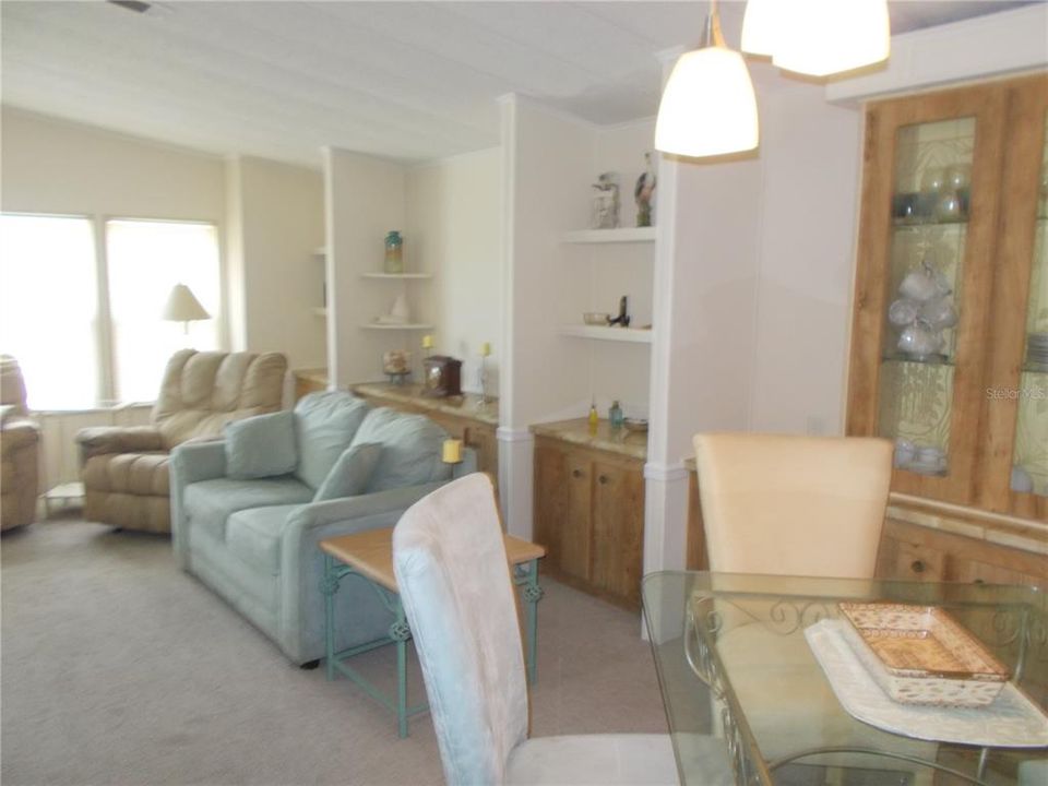 For Sale: $140,000 (2 beds, 2 baths, 1351 Square Feet)