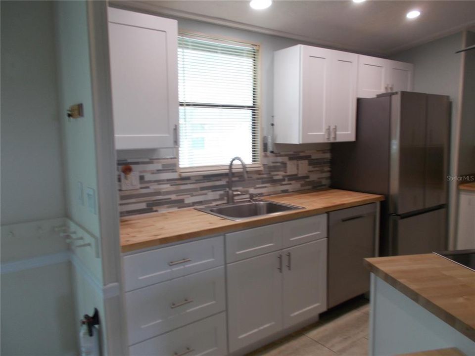 For Sale: $140,000 (2 beds, 2 baths, 1351 Square Feet)