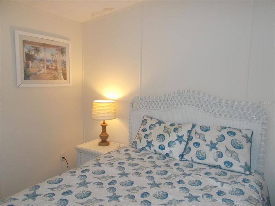 For Sale: $140,000 (2 beds, 2 baths, 1351 Square Feet)