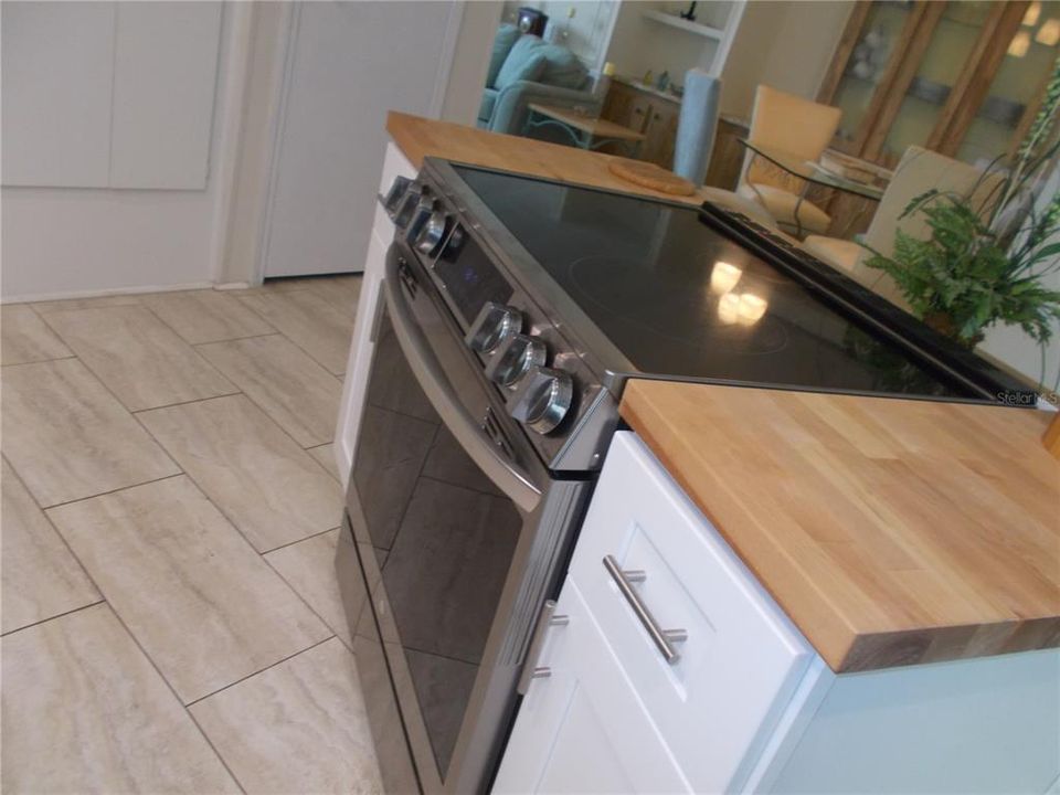 For Sale: $140,000 (2 beds, 2 baths, 1351 Square Feet)