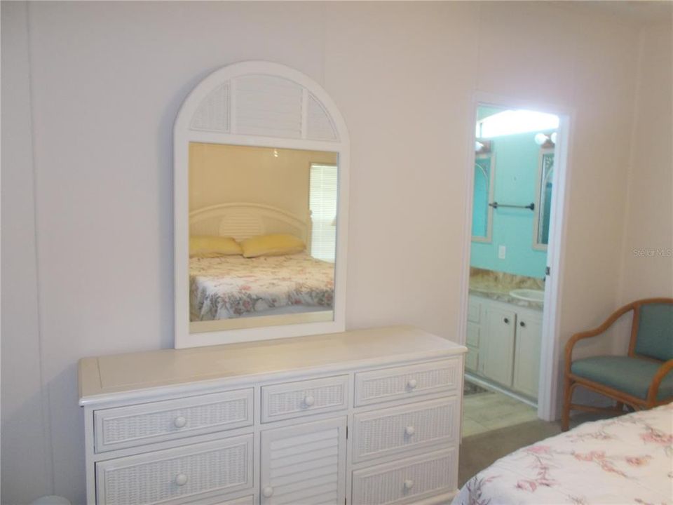 For Sale: $140,000 (2 beds, 2 baths, 1351 Square Feet)