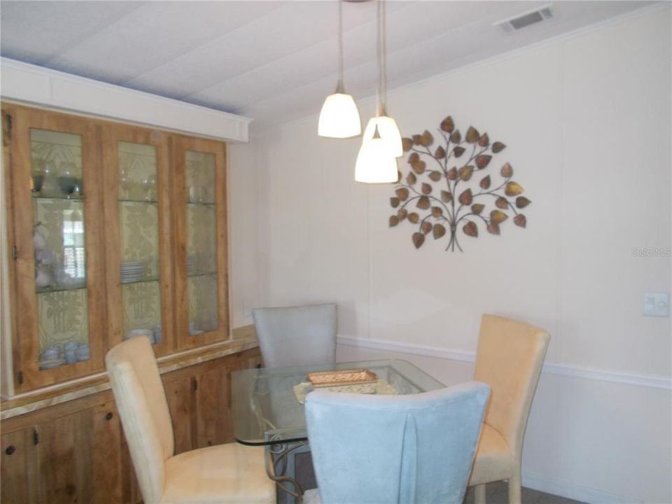 For Sale: $140,000 (2 beds, 2 baths, 1351 Square Feet)