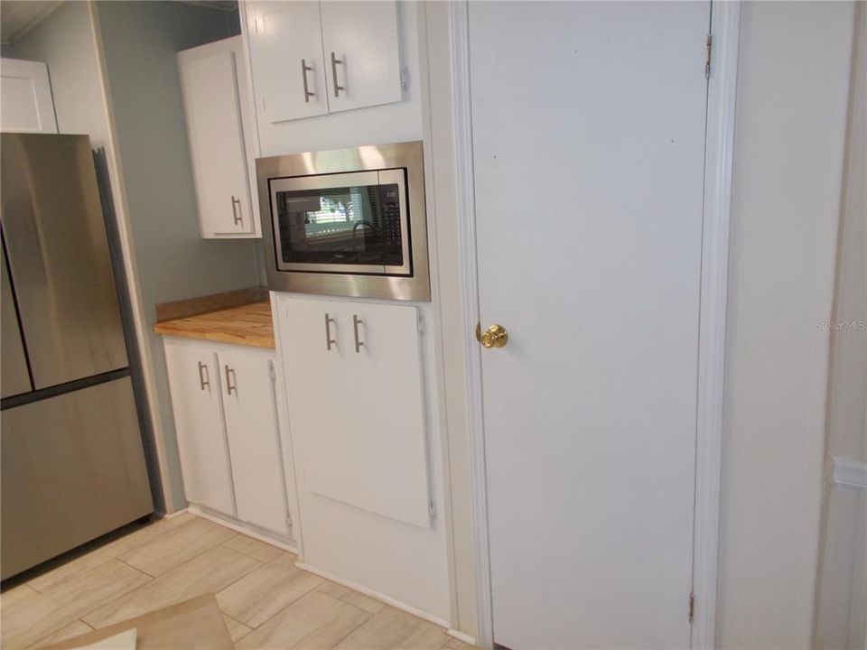 For Sale: $140,000 (2 beds, 2 baths, 1351 Square Feet)