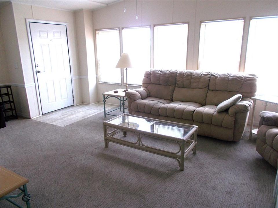 For Sale: $140,000 (2 beds, 2 baths, 1351 Square Feet)