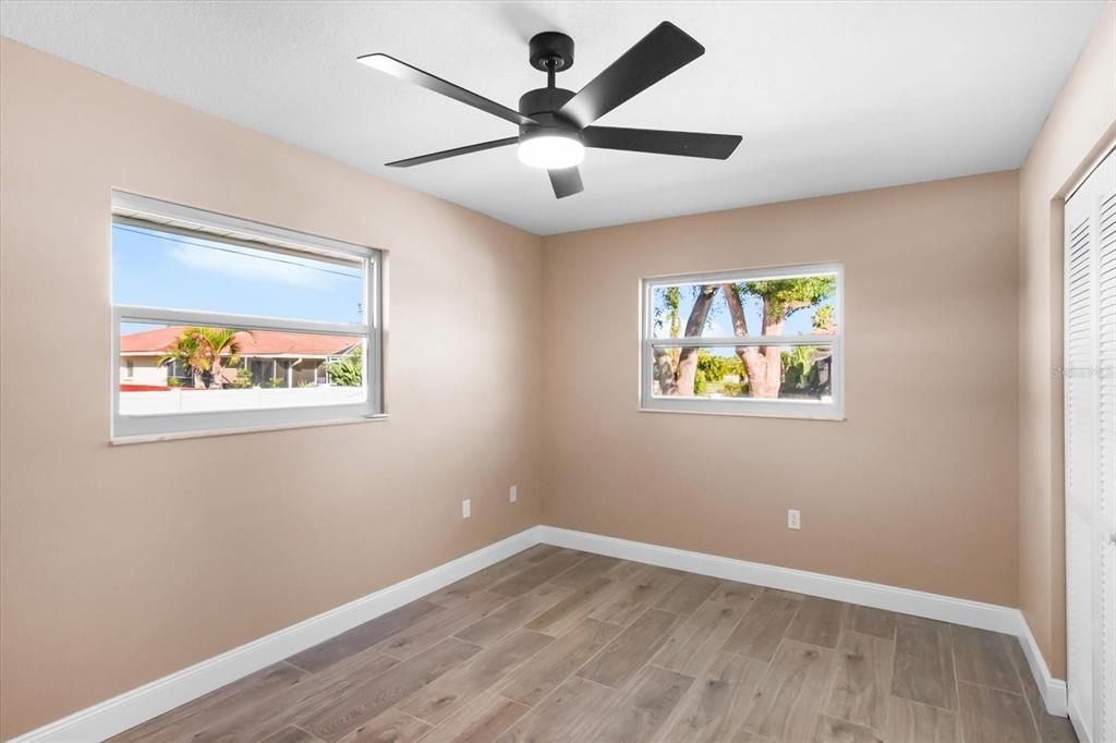 Activo con contrato: $474,400 (3 camas, 2 baños, 1711 Pies cuadrados)