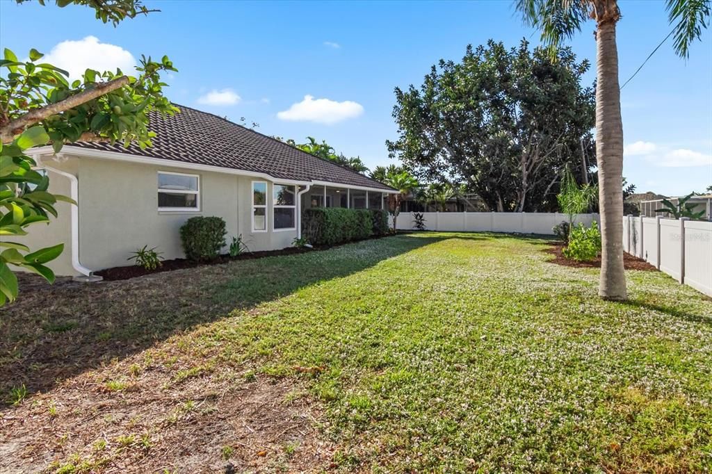 Activo con contrato: $474,400 (3 camas, 2 baños, 1711 Pies cuadrados)