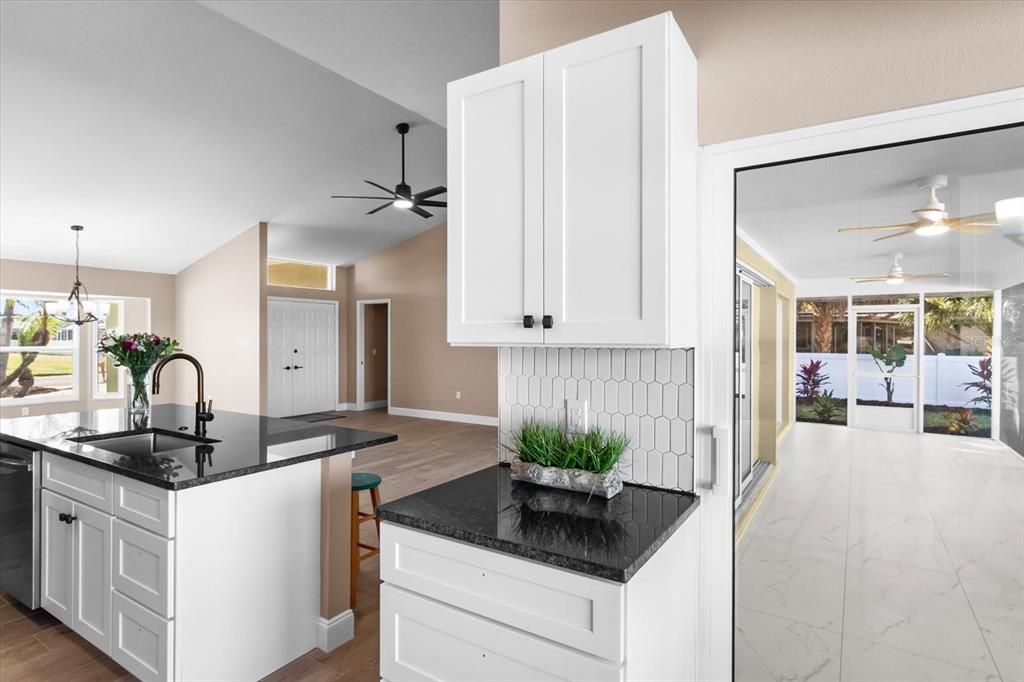 Activo con contrato: $474,400 (3 camas, 2 baños, 1711 Pies cuadrados)