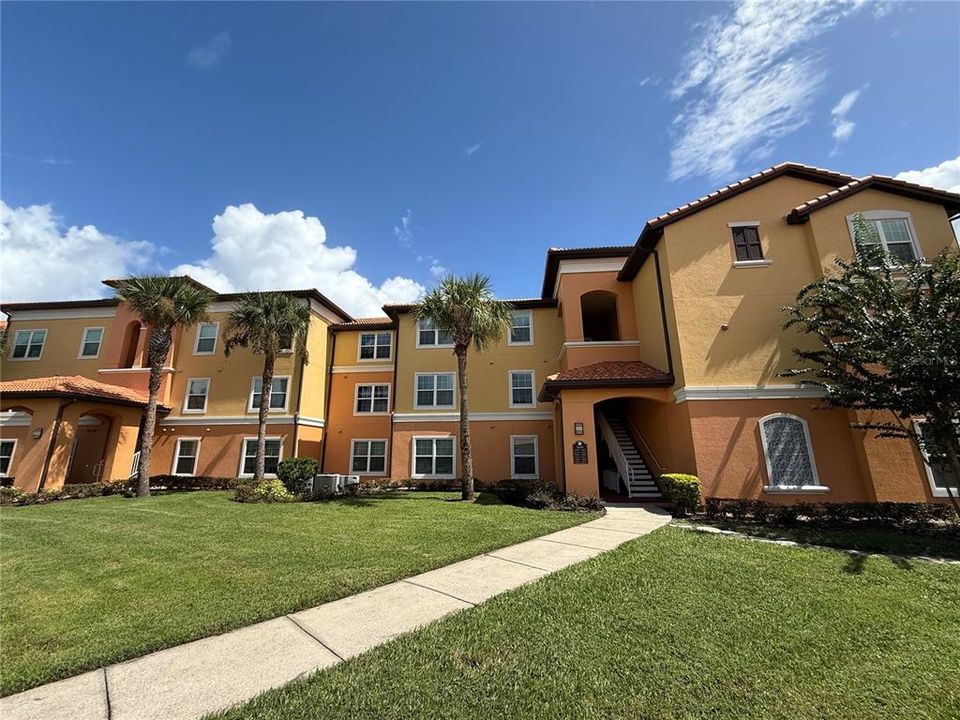 待售: $190,000 (2 贝兹, 2 浴室, 1142 平方英尺)