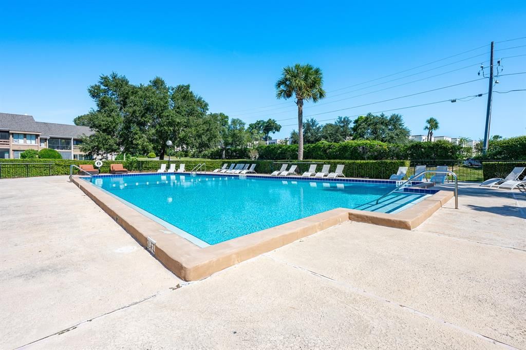 Под контрактом: $180,000 (2 спален, 2 ванн, 1286 Квадратных фут)