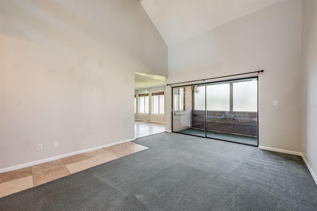 Под контрактом: $180,000 (2 спален, 2 ванн, 1286 Квадратных фут)