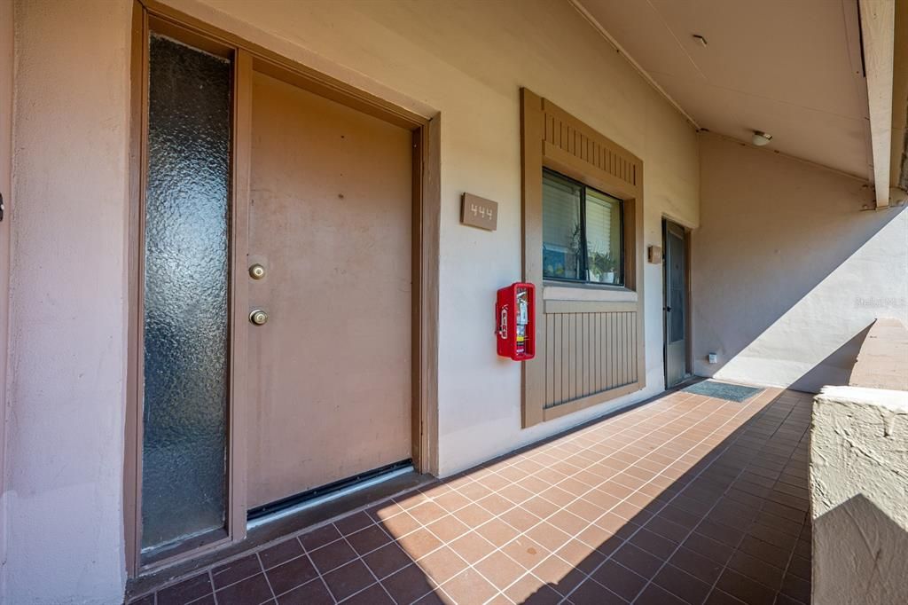 Под контрактом: $180,000 (2 спален, 2 ванн, 1286 Квадратных фут)