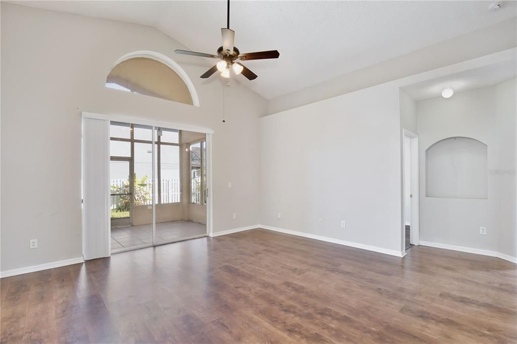 For Rent: $1,995 (3 beds, 2 baths, 1493 Square Feet)