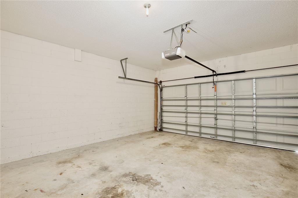 For Rent: $1,995 (3 beds, 2 baths, 1493 Square Feet)