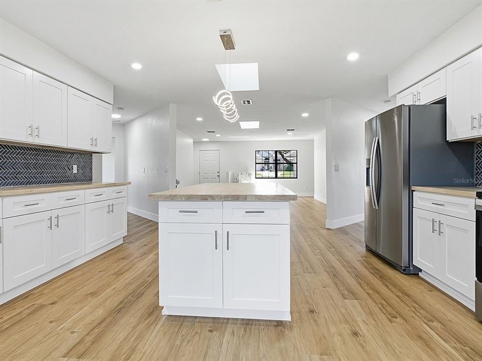 For Sale: $350,000 (4 beds, 2 baths, 2167 Square Feet)