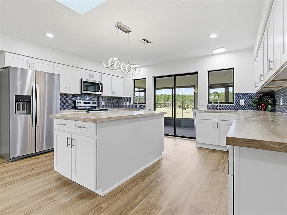 For Sale: $350,000 (4 beds, 2 baths, 2167 Square Feet)