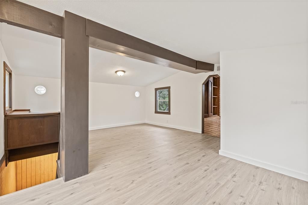 На продажу: $199,900 (2 спален, 2 ванн, 1380 Квадратных фут)