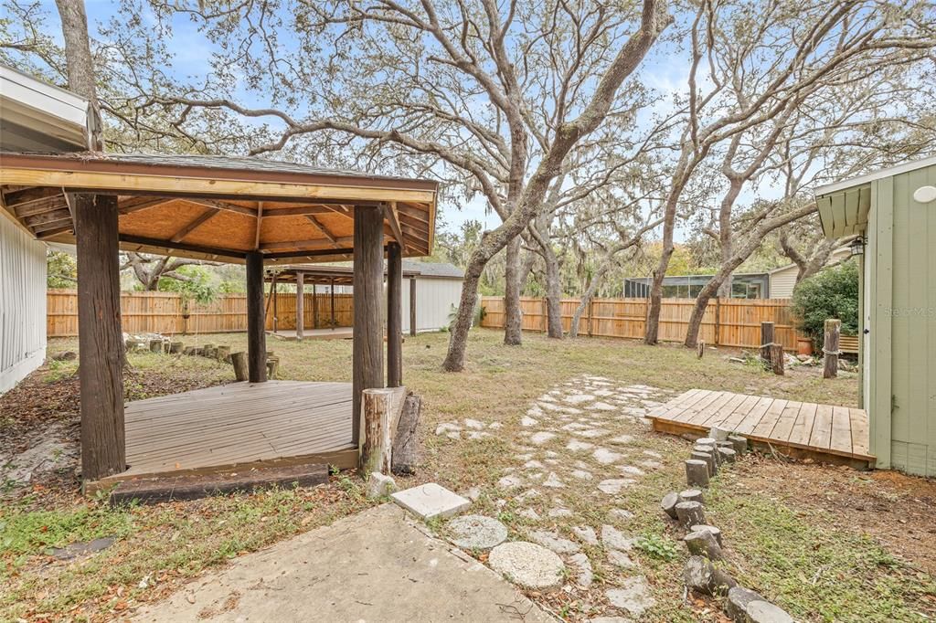 На продажу: $199,900 (2 спален, 2 ванн, 1380 Квадратных фут)