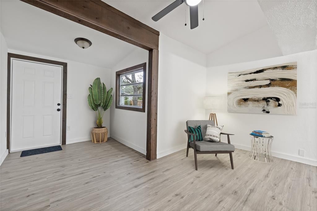 На продажу: $199,900 (2 спален, 2 ванн, 1380 Квадратных фут)