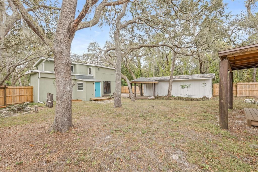 На продажу: $199,900 (2 спален, 2 ванн, 1380 Квадратных фут)